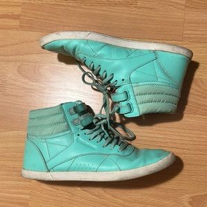 Reebok mint sneakers in US 7